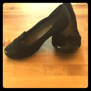 Women’s Yuu Memory Foam Flats